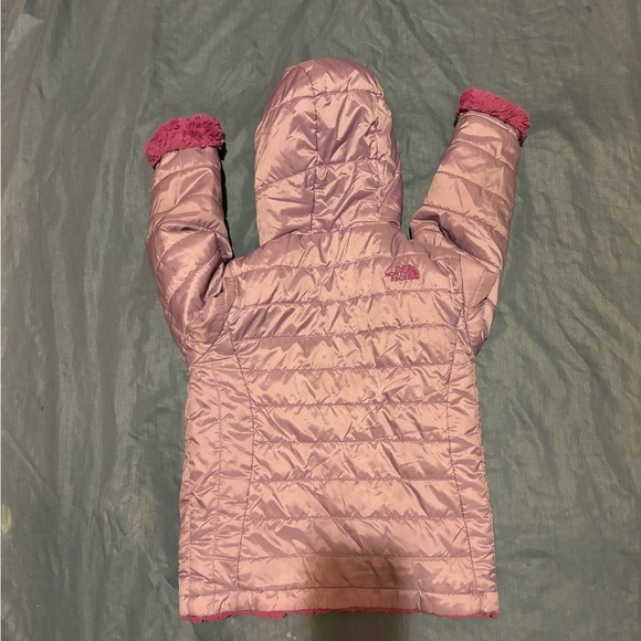 The north face puffer/fleece combo reversible size toddler 5/5 awesome look - Picture 4 of 6